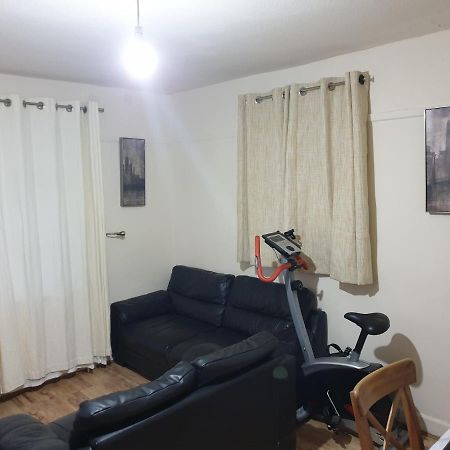 Splendid 4Bedrooms Shared Home Манчестър Екстериор снимка