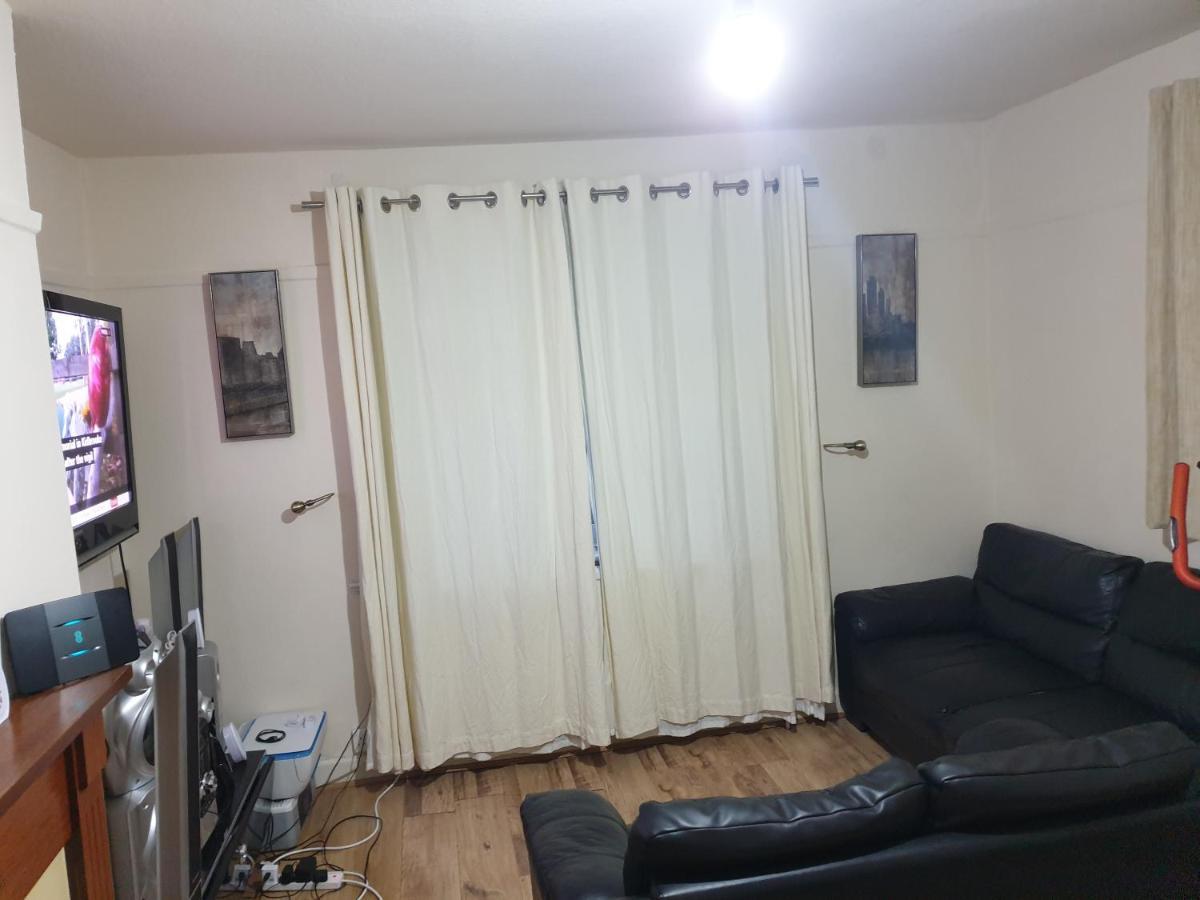 Splendid 4Bedrooms Shared Home Манчестър Екстериор снимка