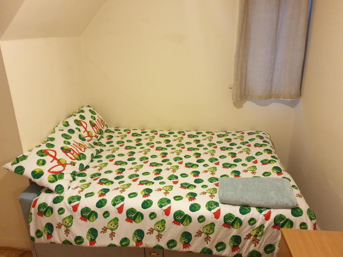 Splendid 4Bedrooms Shared Home Манчестър Екстериор снимка