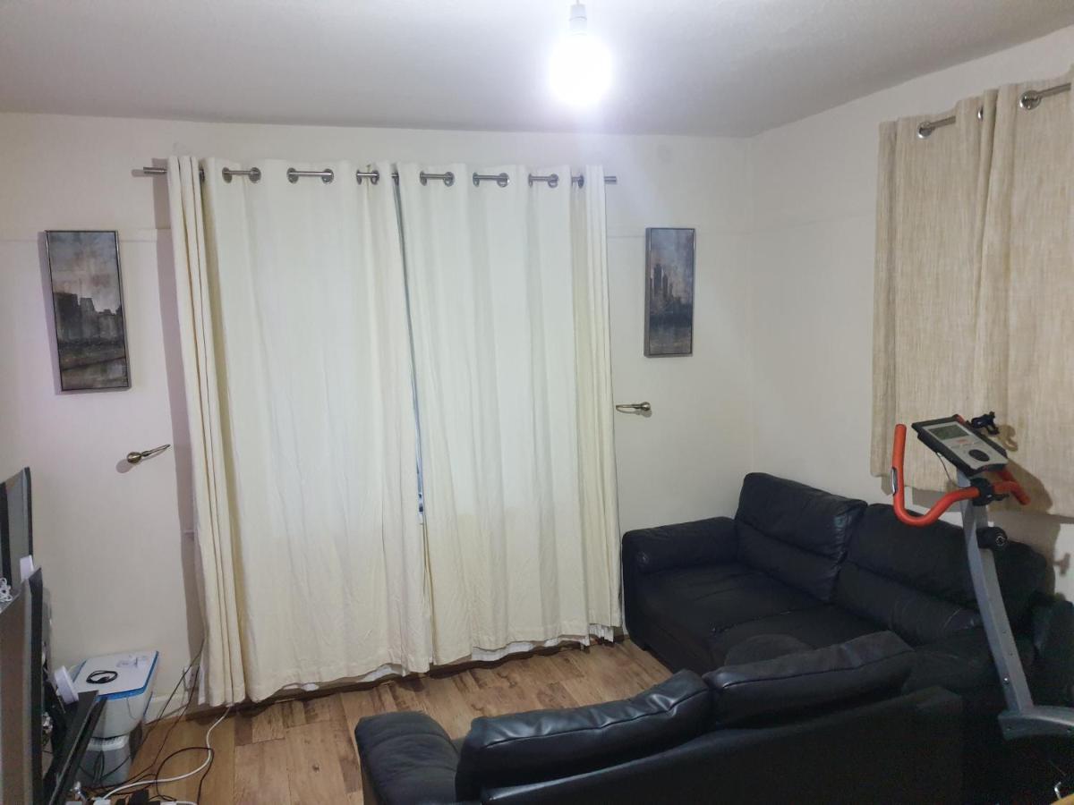 Splendid 4Bedrooms Shared Home Манчестър Екстериор снимка