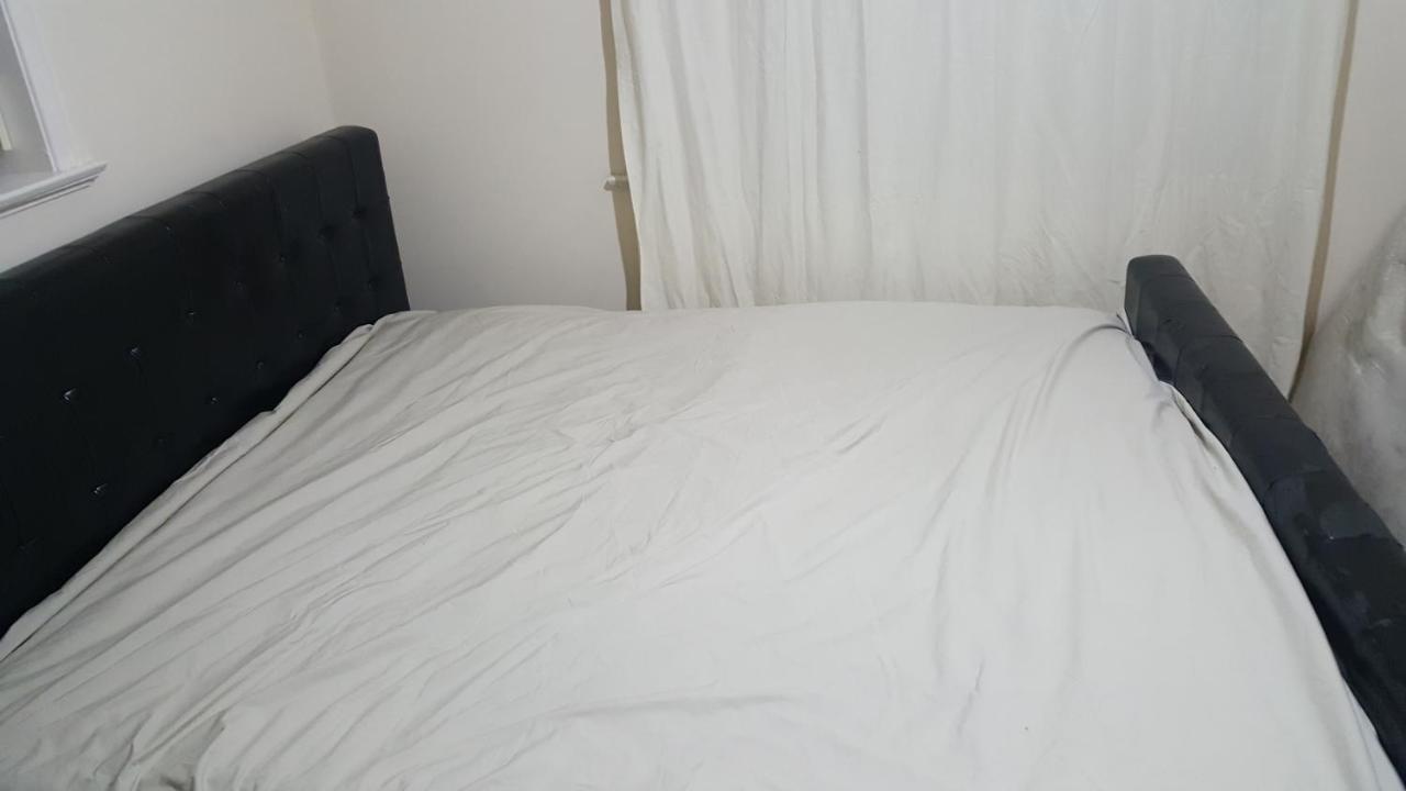 Splendid 4Bedrooms Shared Home Манчестър Екстериор снимка